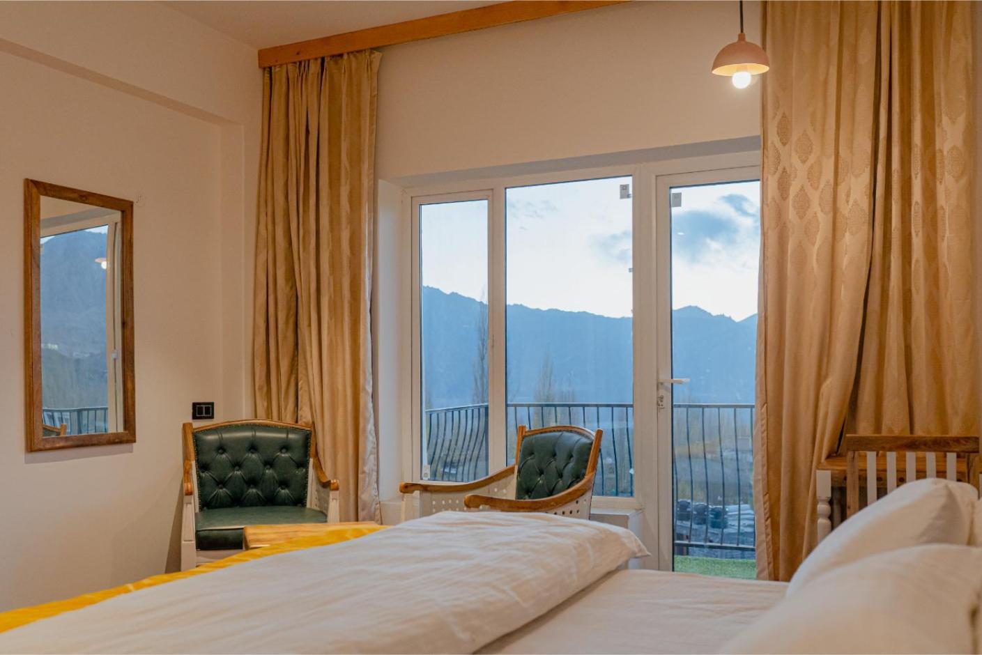 Hotel El Castello Лех Екстер'єр фото