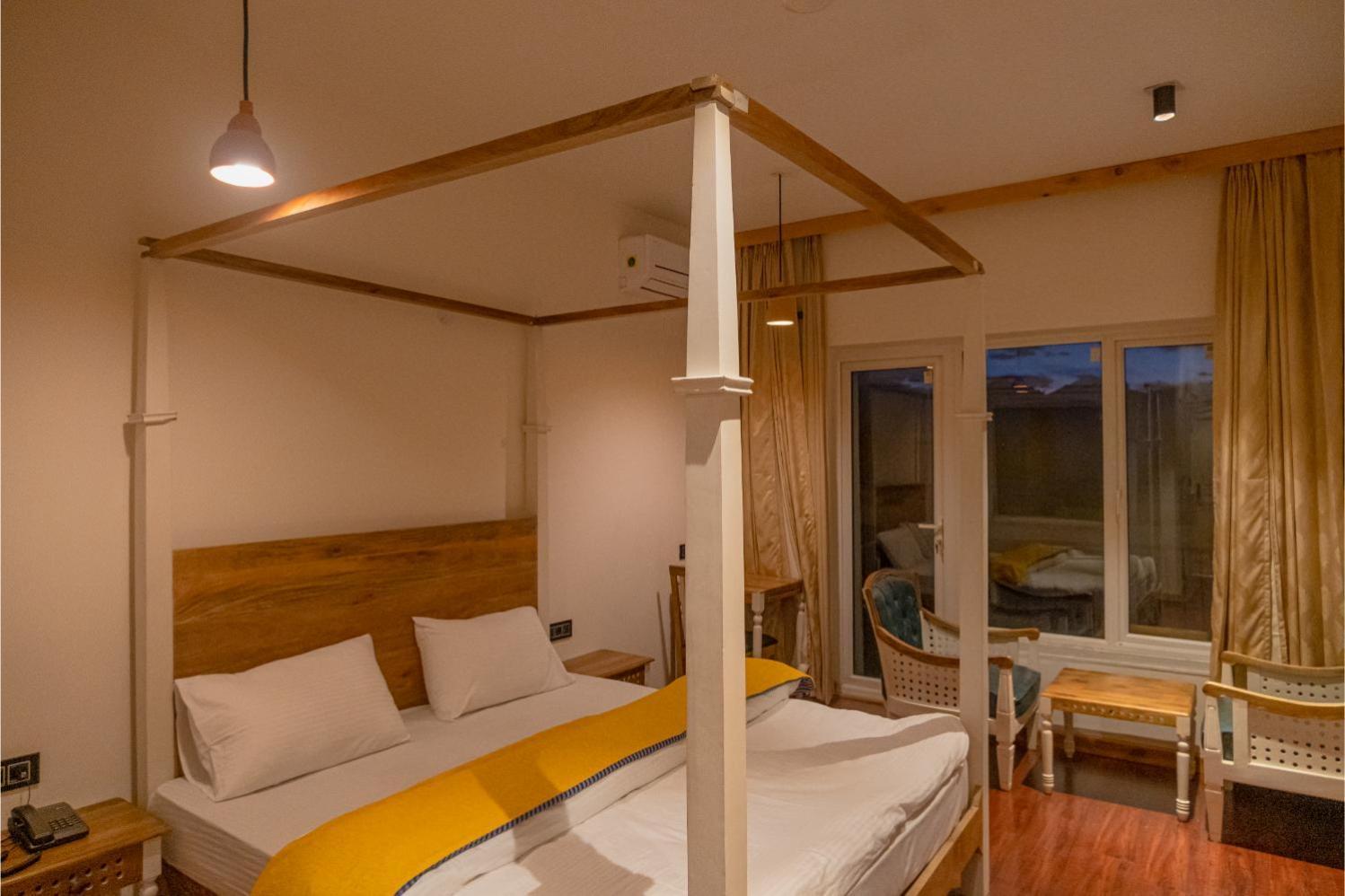 Hotel El Castello Лех Екстер'єр фото