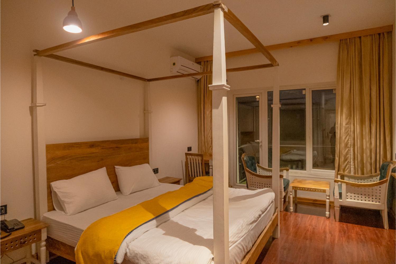 Hotel El Castello Лех Екстер'єр фото