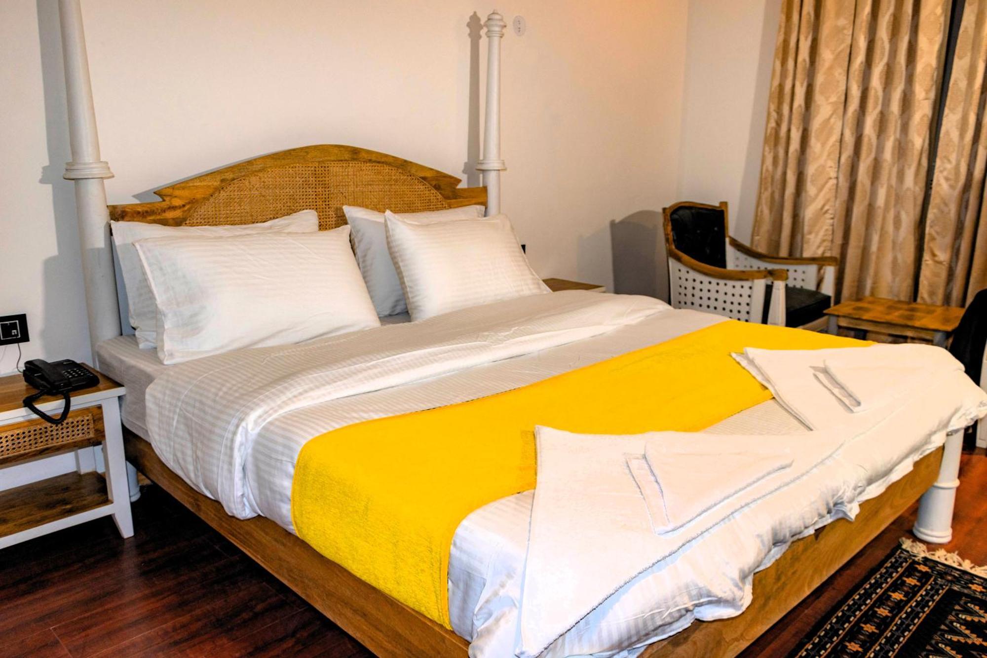 Hotel El Castello Лех Екстер'єр фото