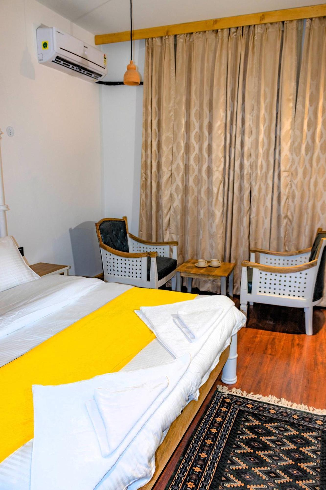 Hotel El Castello Лех Екстер'єр фото