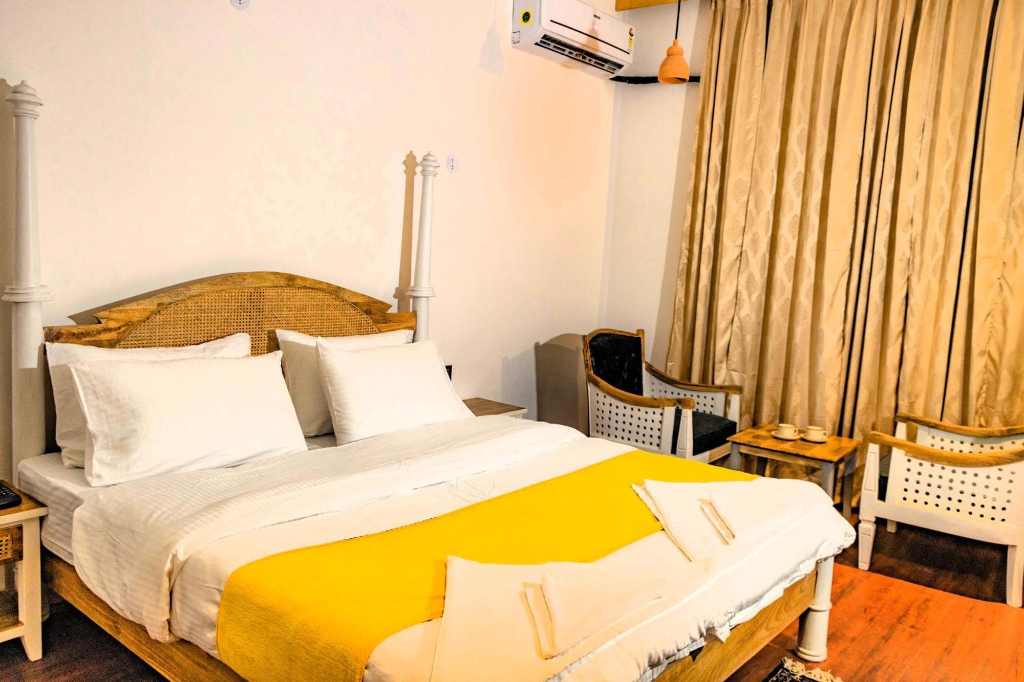 Hotel El Castello Лех Екстер'єр фото